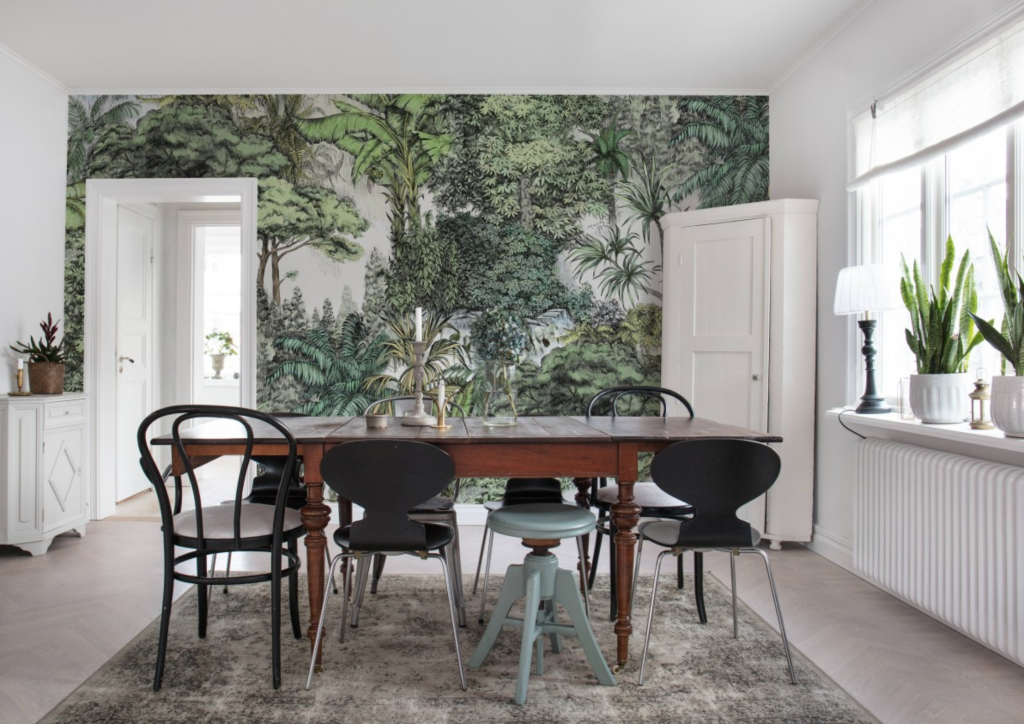 Creative Tips to Help You Decorate With Tropical Wallpaper