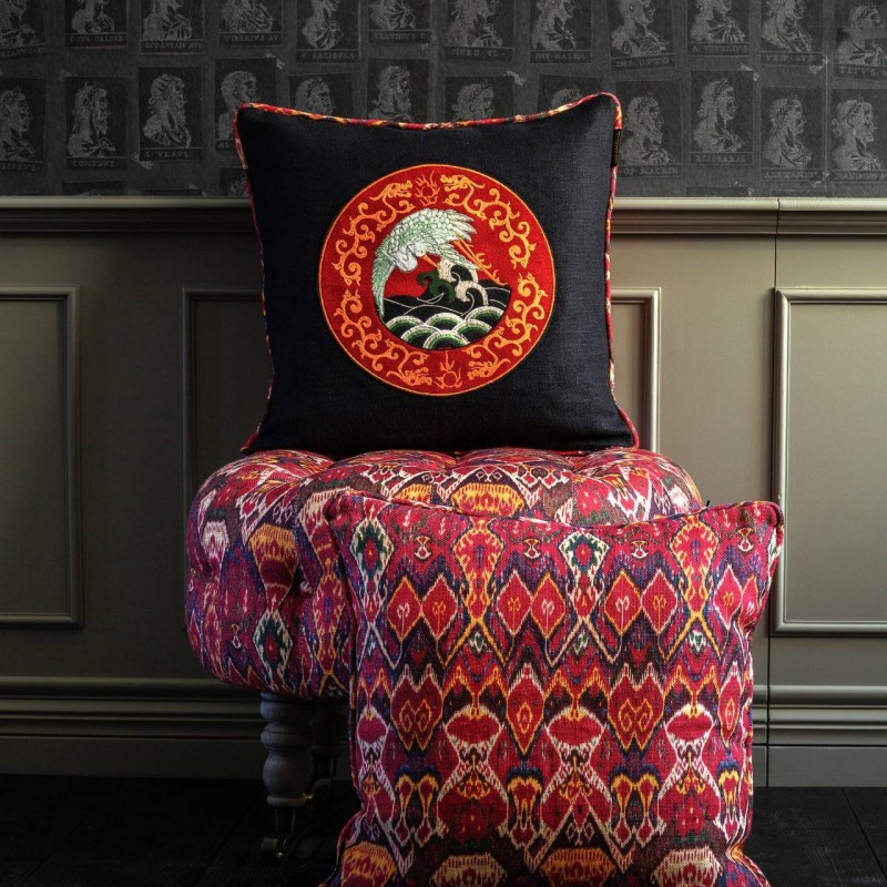 MINDTHEGAP | ASIAN CRANE Linen Embroidered Cushion | LC40034